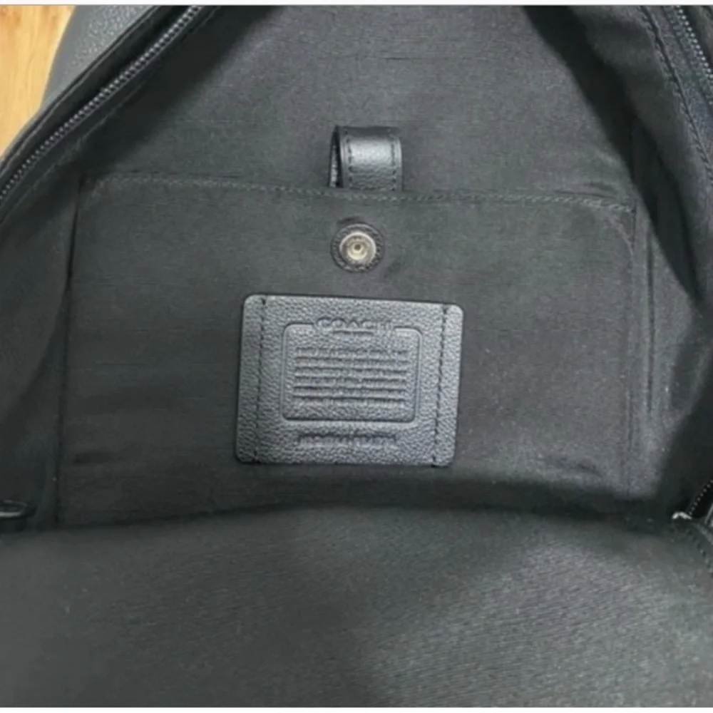 (Unistyle) NWOT Coach Black Leather Charles Pack - Picture 7 of 8